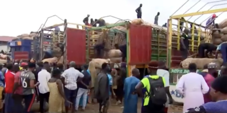‘Poor roads crippling our business’ – Onion traders at Adjen Kotoku cry for help.